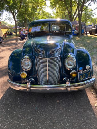 37 Chrysler   Dave and Cindee Brand