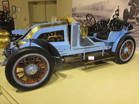 This car raced in the Vanderbilt Cup race