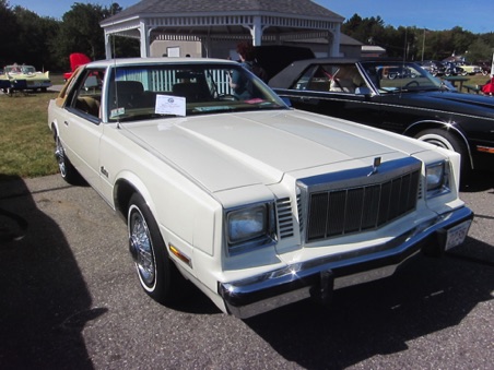 1980 Chrysler Cordoba
with rich velour interior 1980 Chrysler Cordoba
with rich velour interior